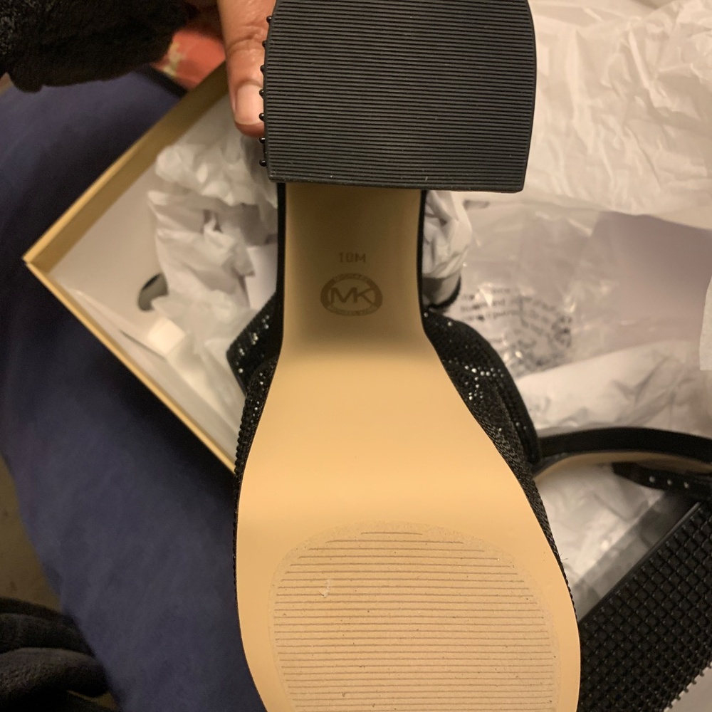 Heels - Picture 3 of 4
